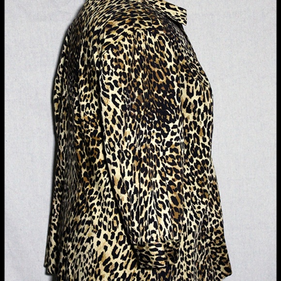 RAWR! Cheetah print button up top, size 26 - Picture 4 of 6